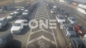 Automobili čekaju dva sata